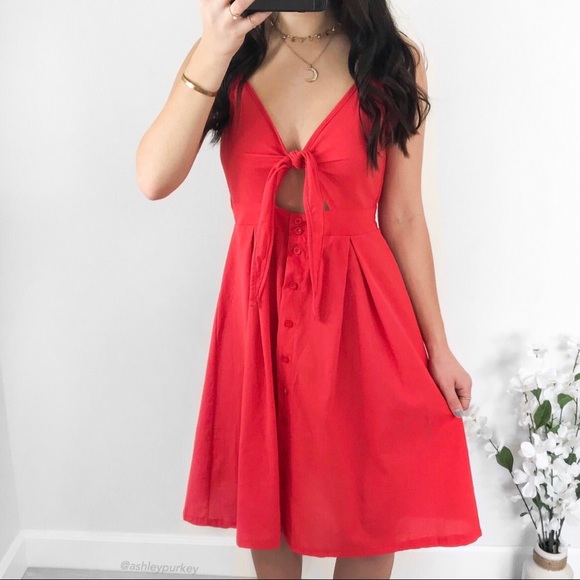 ❤️SALE❤️ Red knot tie front button midi dress - Picture 2 of 4